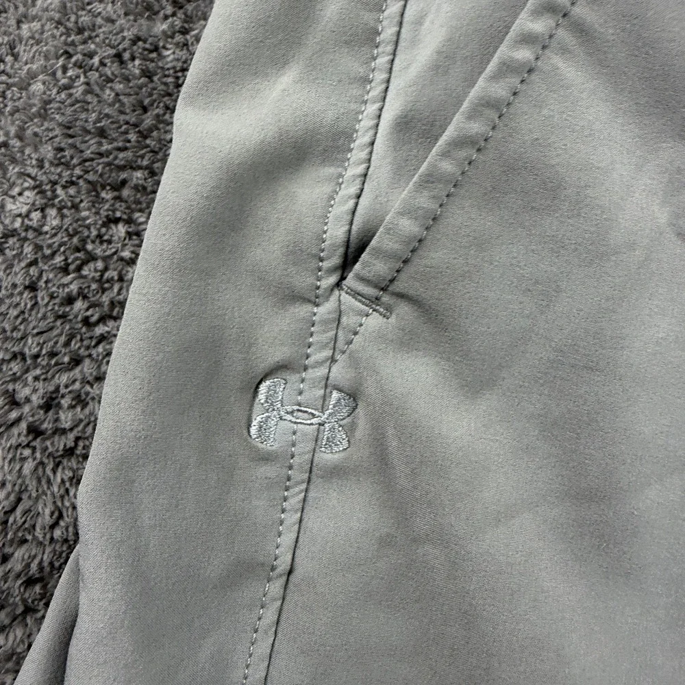 Under Armour Golf Fitted Shorts Heatgear Mens 30 Gray Low Rise‎